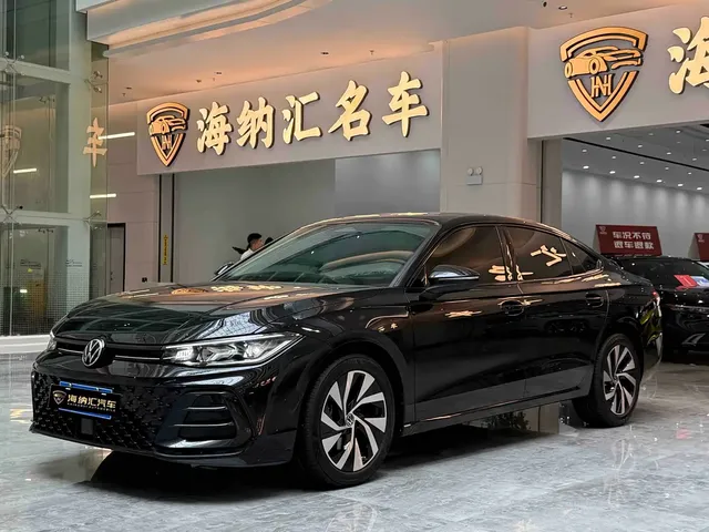 Volkswagen Passat 2025 Pro 300TSI Starlight Dragon Glory Edition