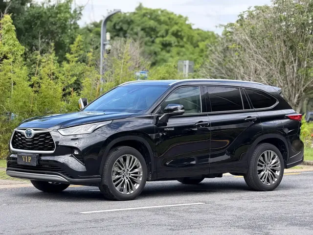 Toyota Highlander 2022 Model Dual Engine 2.5L 4WD Premium Edition 7-Seater