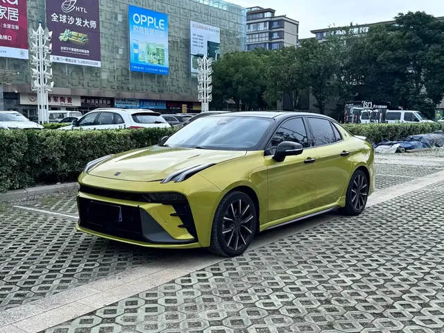 Lynk & Co 03 2023 03+ 2.0TD Automatic Yufeng Edition