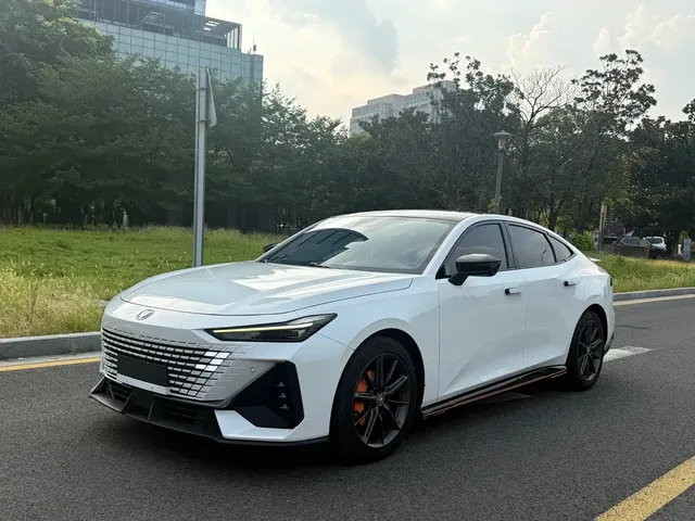 Changan UNI-V 2022 1.5T Premium Model