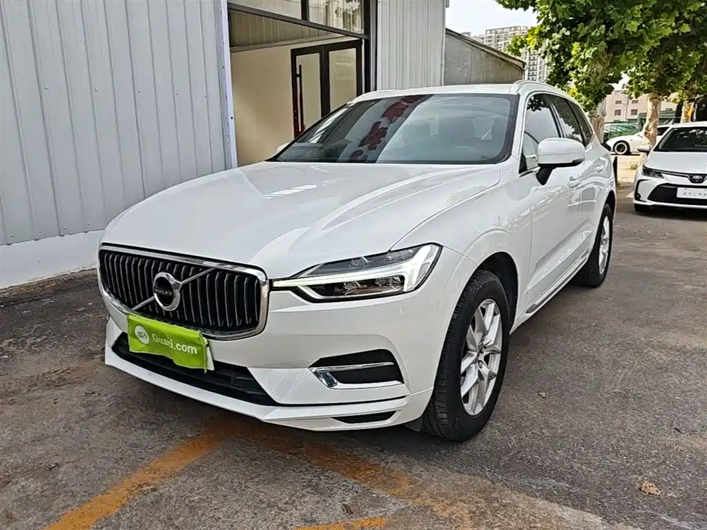 Volvo XC60 2021 T5 AWD Momentum