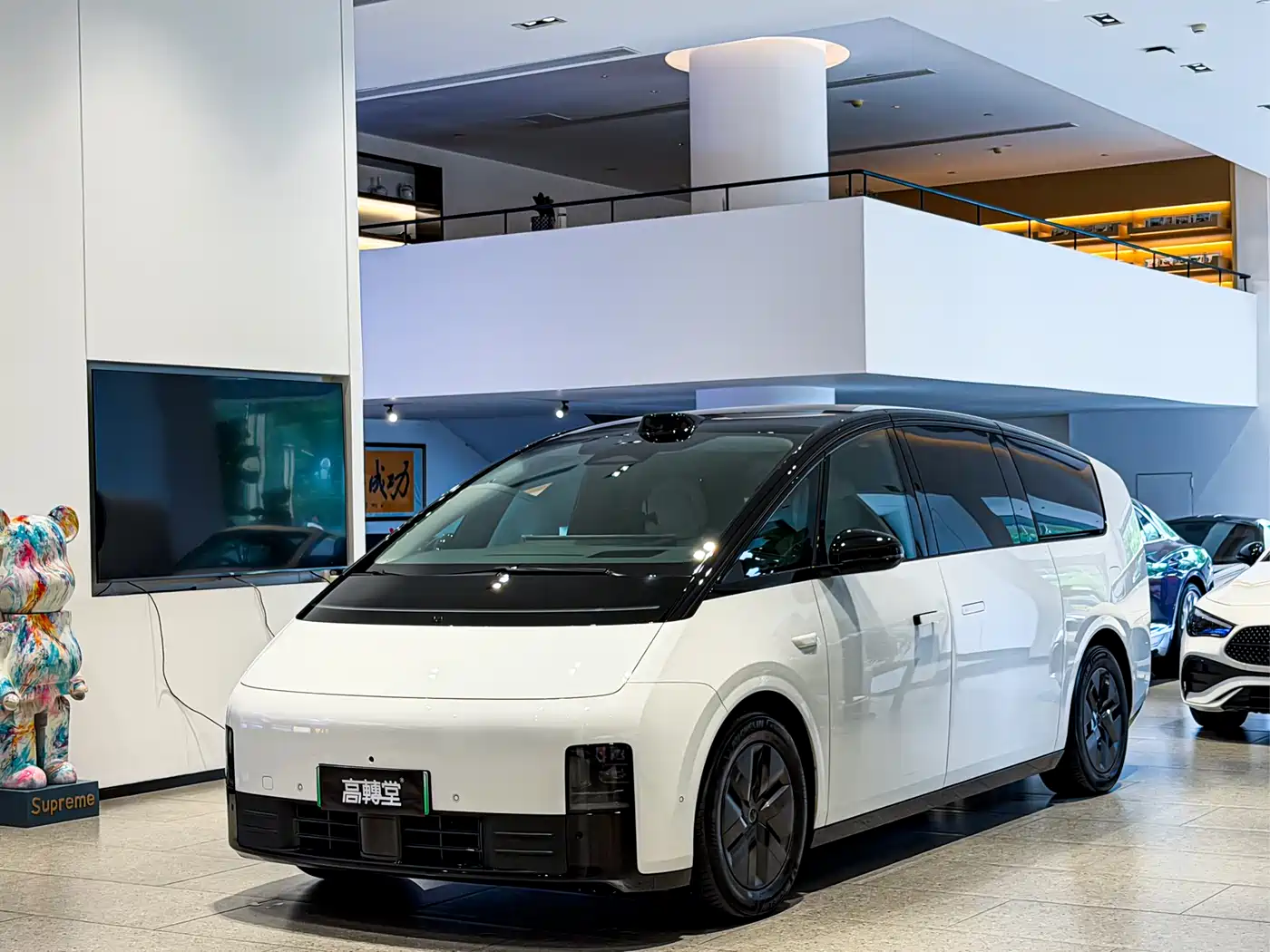 Li Auto MEGA 2024 Ultra