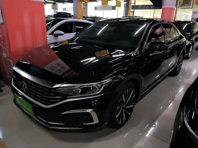 Volkswagen Passat 2023 Facelift 330TSI Luxury Edition