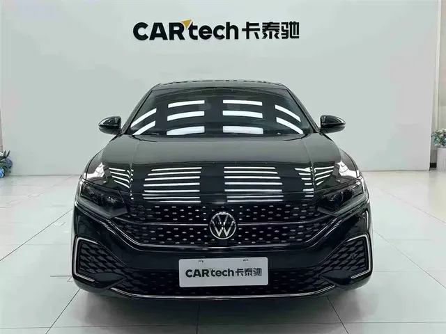 Volkswagen Passat 2023 330TSI Starlight Elite Edition