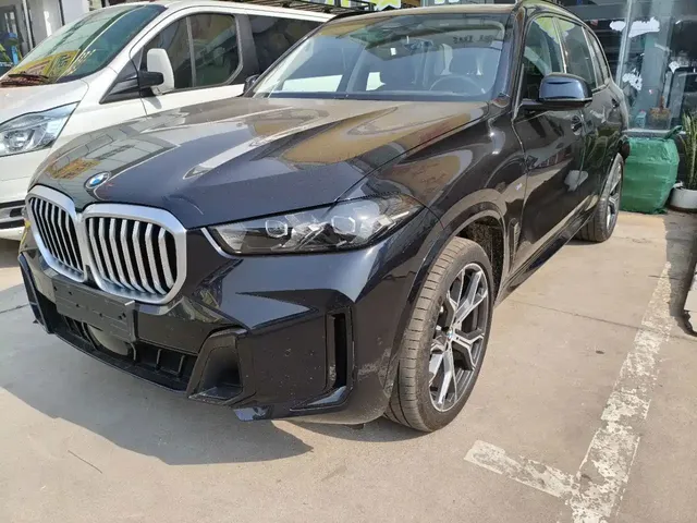 BMW X5 2023 xDrive 30Li Premium M Sport Black Night Package