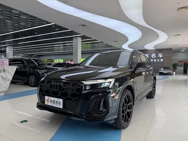Audi Q7 2024 45 TFSI quattro S line Black Warrior