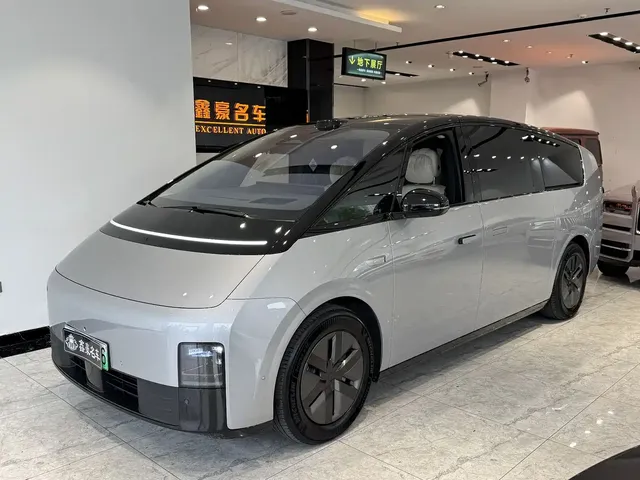 Li Auto MEGA 2025 Model Home Family Special Edition