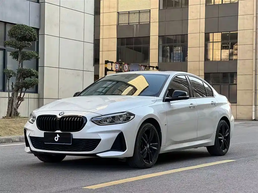 BMW 1 Series 2022 125i M Sport Shadow Edition