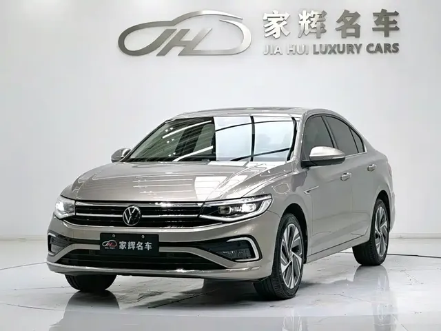 Volkswagen Bora 2023 300TSI DSG Premium Edition