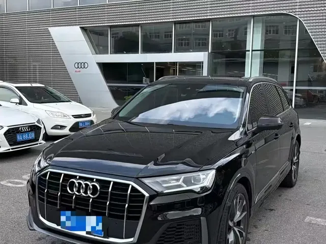 Audi Q7 2023 55 TFSI quattro S line Sport
