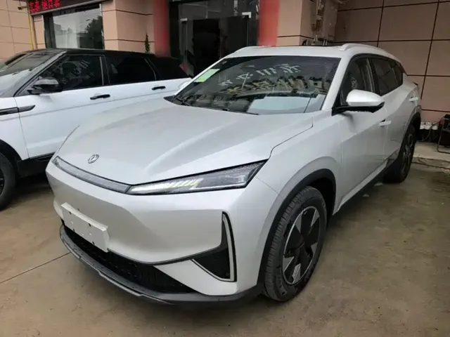 Dongfeng Aeolus Dongfeng Fengshen L7 2025 205 Ultra Long Range Luxury