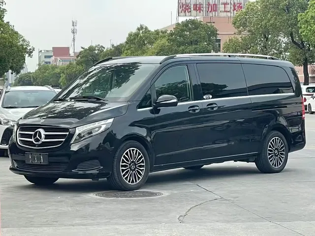 Mercedes-Benz V-Class 2017 Model V 260 L Premium Extended Edition