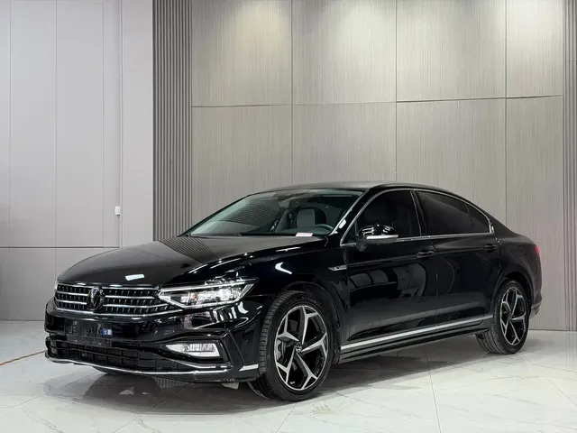 Volkswagen Magotan 2023 Model 2 Million Commemorative Edition 330TSI DSG Luxury