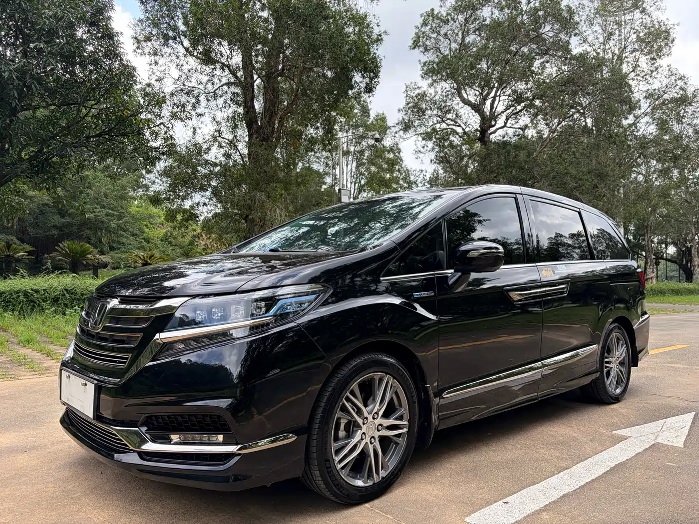 Honda Elysion 2019 2.0L Hybrid Luxury Edition