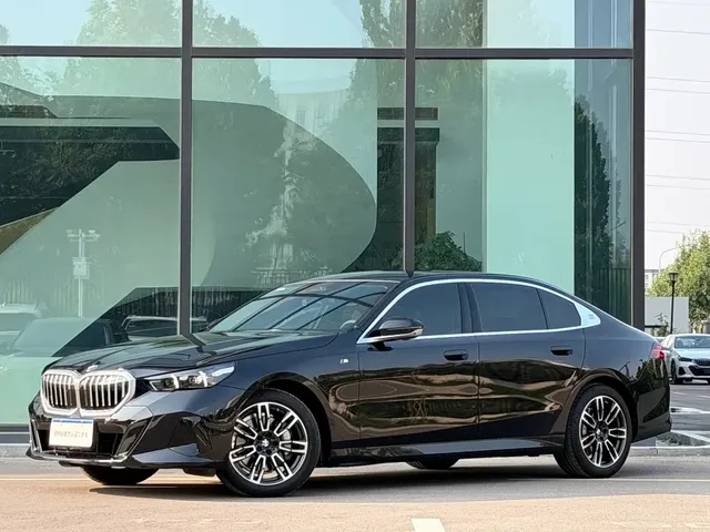 BMW 5 Series 2025 530Li Leading M Sport Package