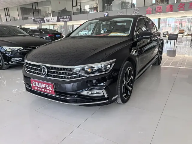 Volkswagen Magotan 2023 2 Million Units Anniversary Edition 330TSI DSG Leading Type