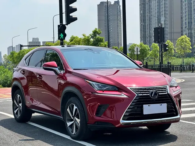 Lexus NX 2017 300h AWD Sharp Edition