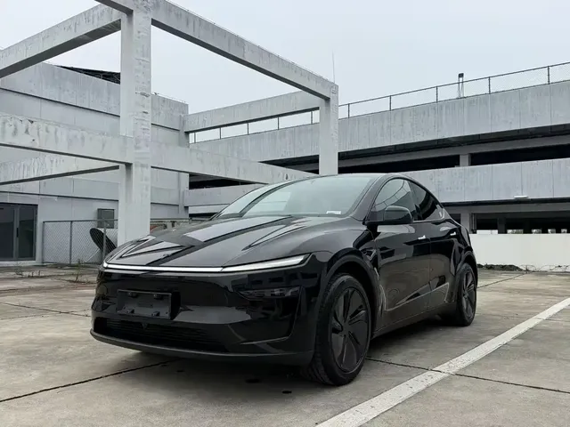 Tesla Model Y 2026 Long Range All-Wheel Drive