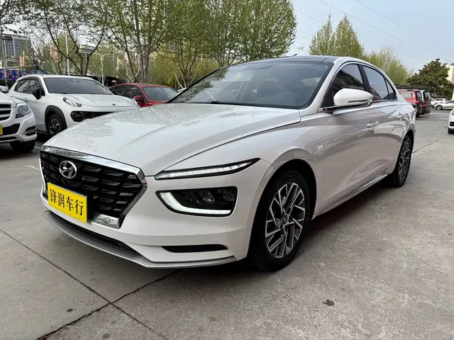 Hyundai Mistra 2021 1.8L CVT GLS Leading