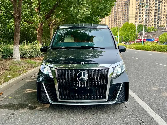 Mercedes-Benz Vito 2023 2.0T Business 7-Seater