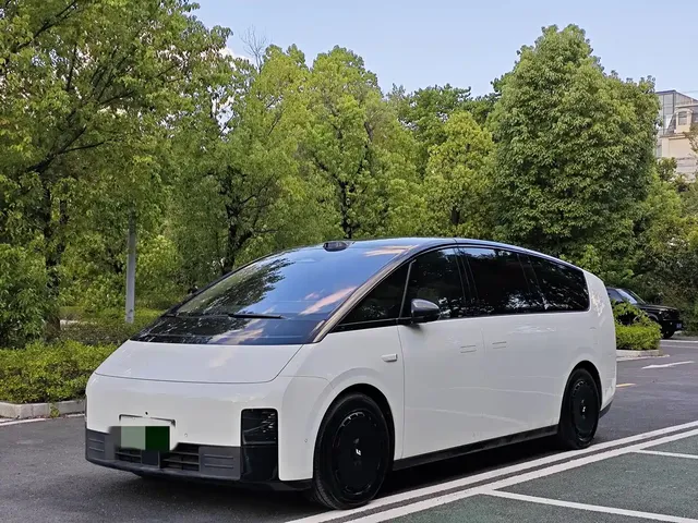 Li Auto MEGA 2025 Ultra Smart Renewal Edition