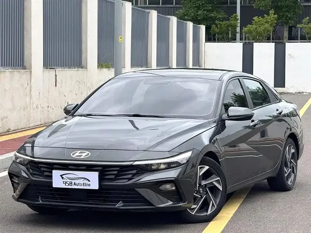 Hyundai Elantra 2023 1.5L CVT GLX Elite Edition