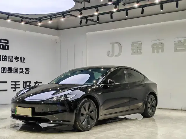 Tesla Model 3 2025 Model Year Facelift Rear-Wheel Drive