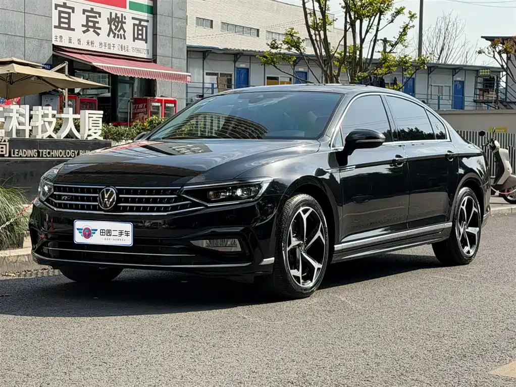 Volkswagen Magotan 2025 Popular Edition 330TSI DSG Luxury