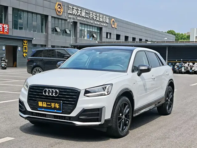 Audi Q2L 2020 35 TFSI Progressive Dynamic Model