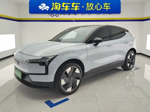 Volvo EX30 2025 RWD Long Range Ultra