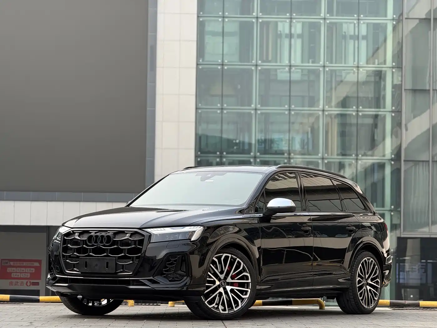 Audi SQ7 2024 4.0 TFSI