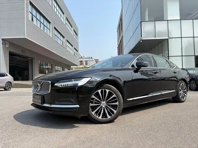 Volvo S90 2025 B5 Zhiyi Luxury Edition