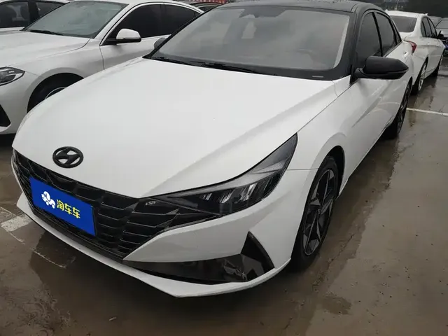 Hyundai Elantra 2021 1.5L CVT LUX Premium Edition
