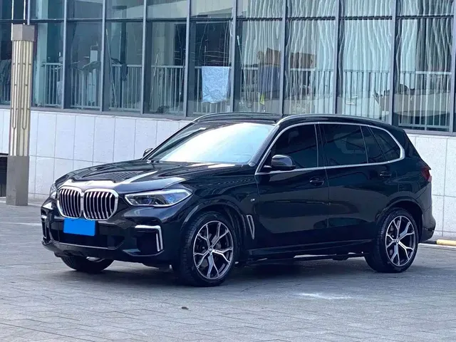 BMW X5 2022 Model xDrive 40Li M Sport Package