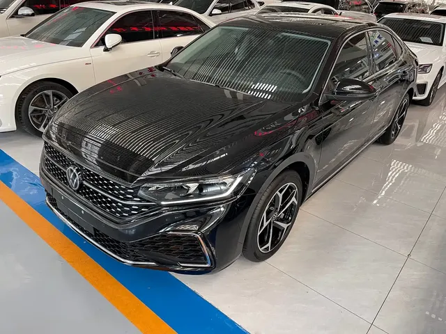 Volkswagen Passat 2025 Outstanding 380TSI Starlight Dragon Soaring Edition