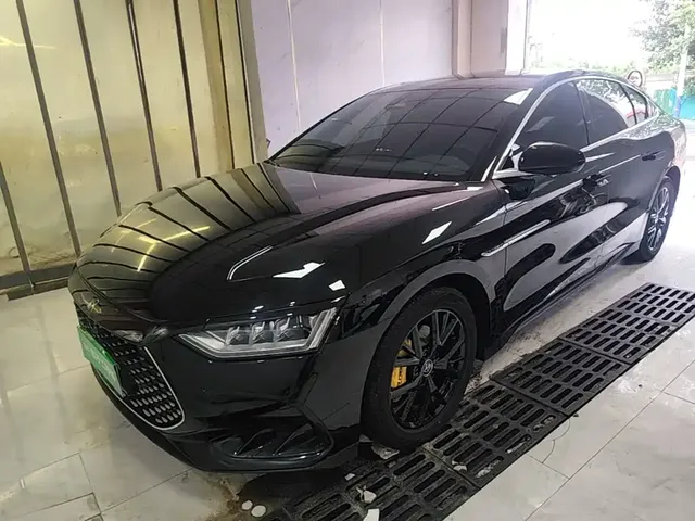 BYD Han 2024 DM-i Glory Edition 121KM Premium