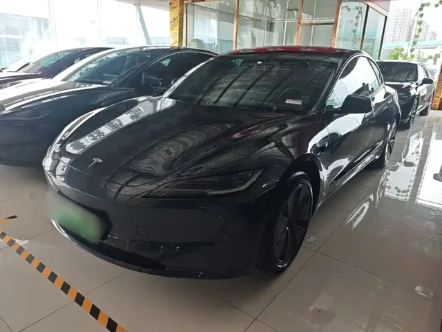 Tesla Model 3 2023 Long Range All-Wheel Drive