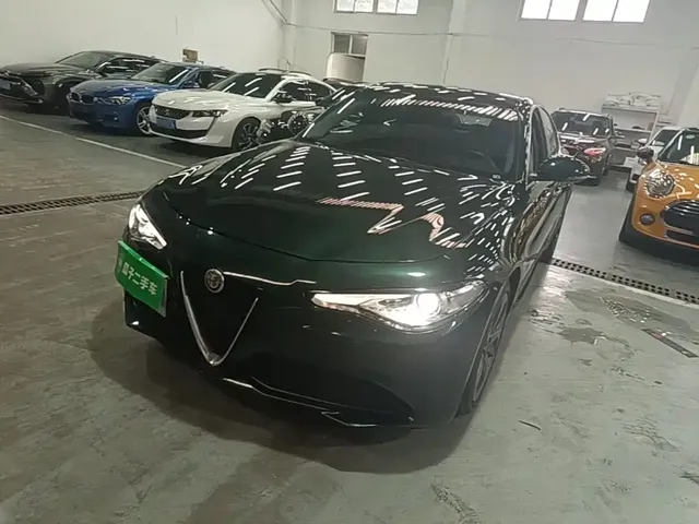 Alfa Romeo Giulia 2021 2.0T 280HP Luxury