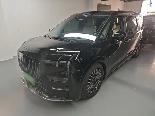 ZEEKR 009 2024 6-seat Executive AWD 108kWh
