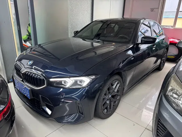 BMW 3 Series 2025 330i M Sport Night Edition