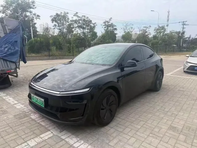 Tesla Model Y 2025 Rear-Wheel Drive