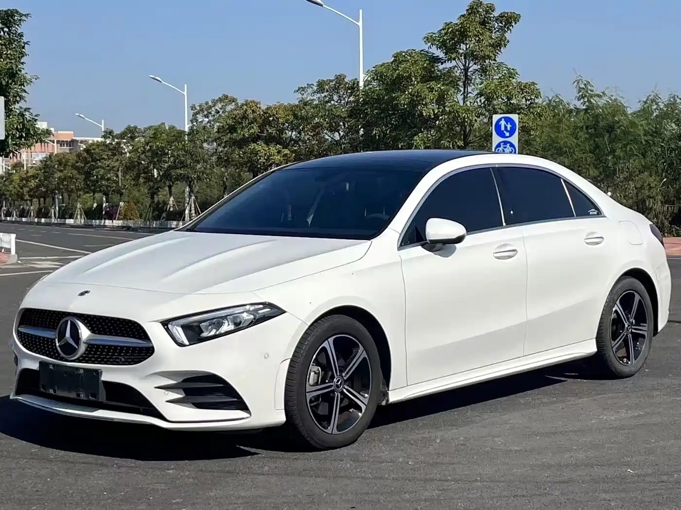 Mercedes-Benz A-Class 2023 A 200 L Fashion
