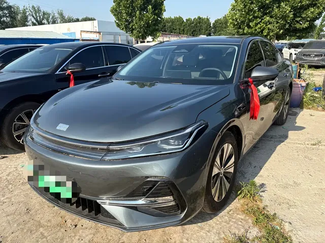 Geely Galaxy A7 2025 EM-i 70km Luxury Edition