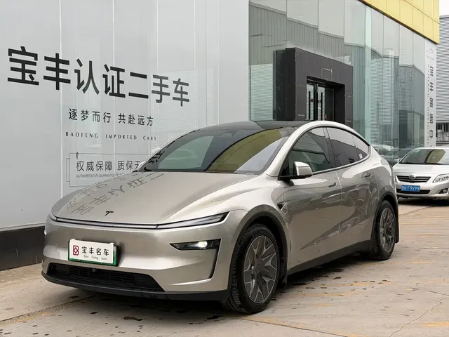Tesla Model Y L 2025 Facelift Long Range AWD