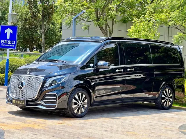 Mercedes-Benz Vito 2023 2.0T Business 7-Seater
