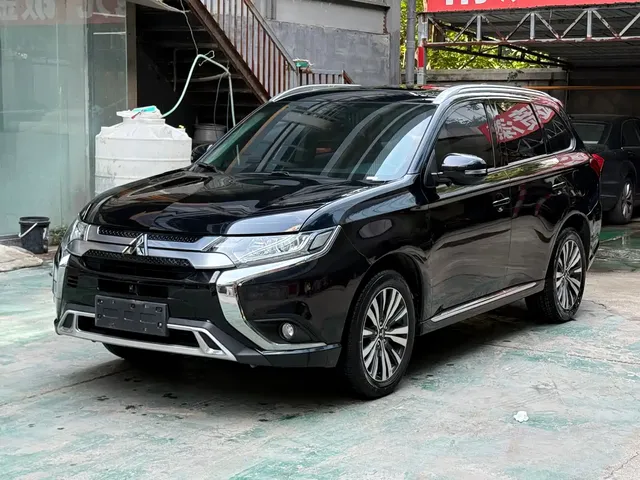 Mitsubishi Outlander 2021 2.0L 2WD Enjoyment Edition 7-Seater