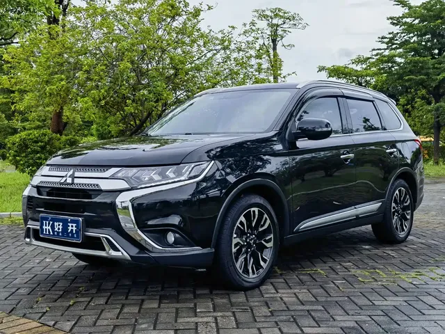 Mitsubishi Outlander 2019 2.4L 4WD Deluxe Edition 7-Seater China VI