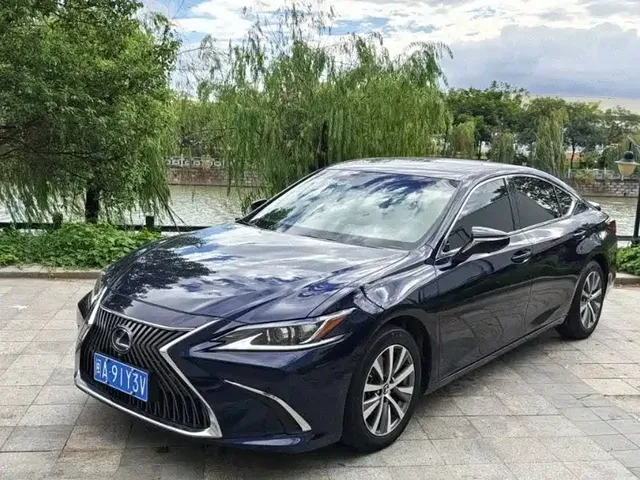 Lexus ES 2020 Model 300h Excellence Edition