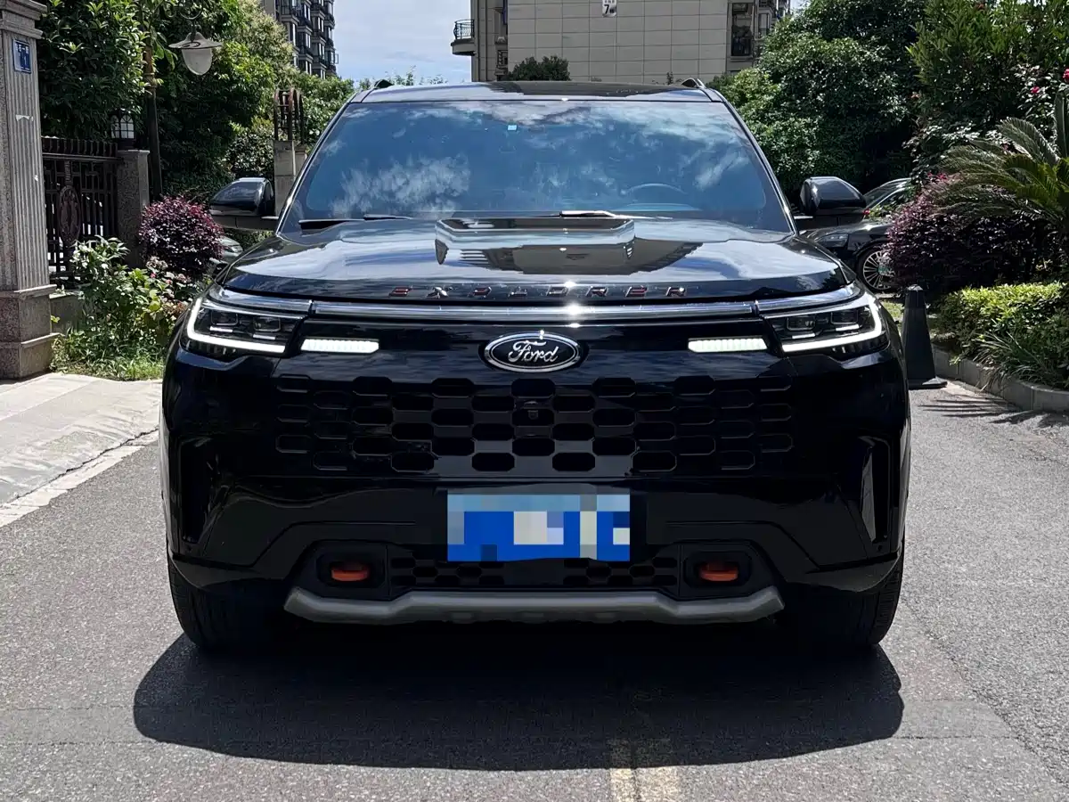Ford Explorer 2023 EcoBoost 285 Kunlun Summit Edition 7-seater