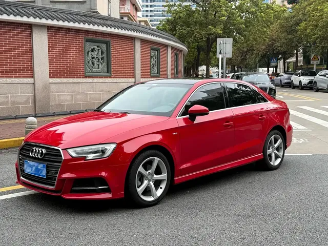 Audi A3 2018 30th Anniversary Limousine 35 TFSI Fashion